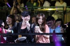 娱乐圈吃瓜爆料林俊杰视频,揭秘明星幕后生活